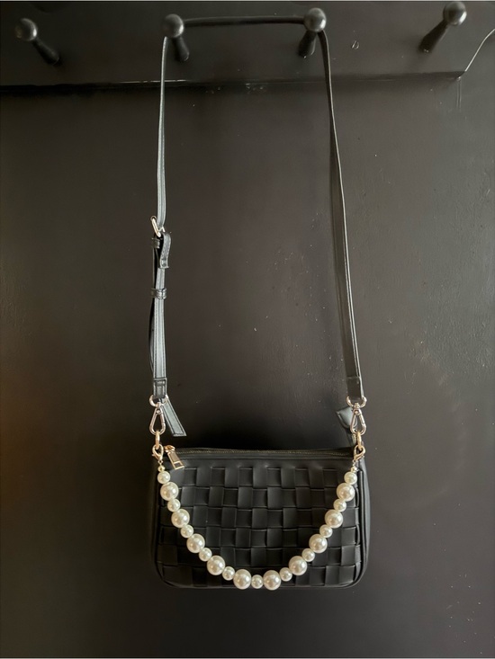 Source Unknown Handbags - Classic Black Woven Leather-like Crossbody Bag Pearl & Shoulder Strap Coquette